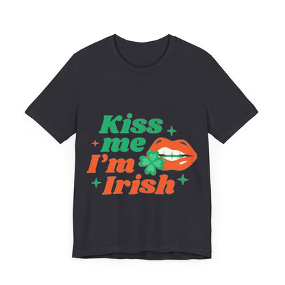 Unisex Shirt "kissmeimirish1"