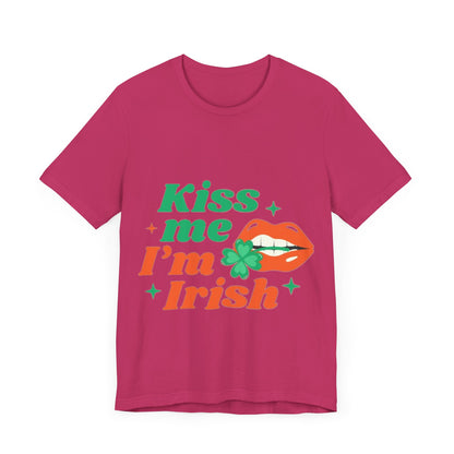 Unisex Shirt "kissmeimirish1"