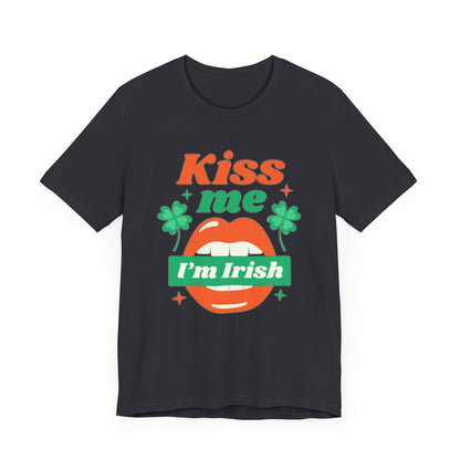 Unisex Shirt "kissmeimirish2"