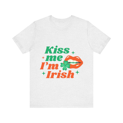 Unisex Shirt "kissmeimirish1"